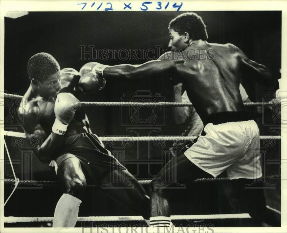 1983 Press Photo Boxer Kenny Lane Knocks Jerome Clouden Into The Ropes for Boxing Manager Contract Template
